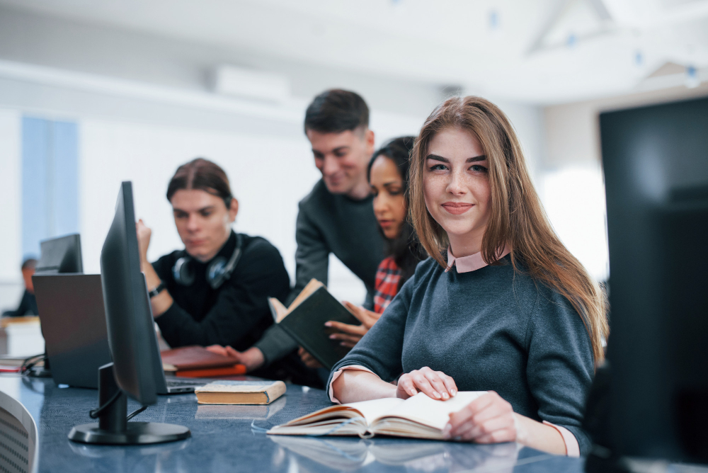 Depois de concluir uma graduação, muitos profissionais começam a buscar novas formas de aprimorar seus conhecimentos e ampliar suas oportunidades no mercado de trabalho.