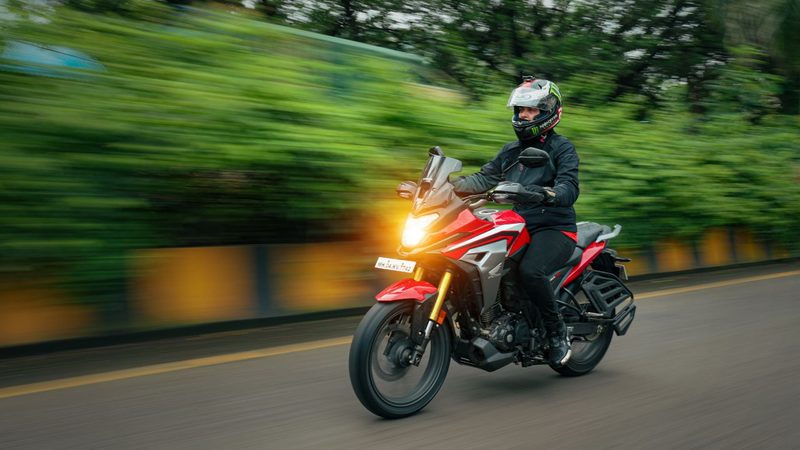 Capacete de trilha na cidade: é seguro utilizar modelos de motocross no trânsito urbano?