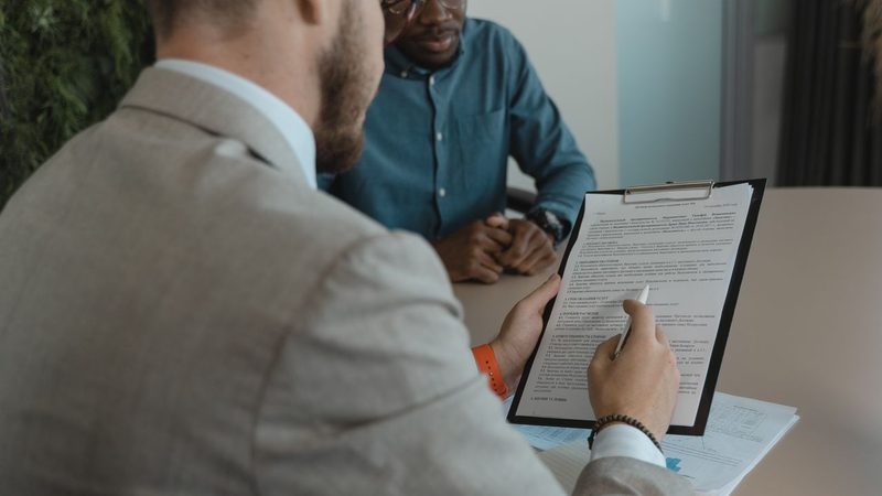 O que acontece se a taxa de administração do consórcio imobiliário subir durante o contrato?